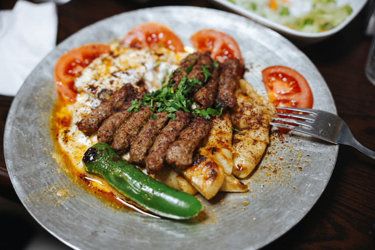 Biri 2023ün en iyileri listesine seçildi... Kebapların peşinde yola çıkılacak adresler | 8 ŞEHİR 8 ÖNERİ