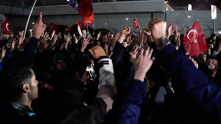 Süper Kupanın iptal edilmesinin ardından Uğur Melekeden dikkat çeken yorum: 35 yıldır böyle bir şeyle karşılaşmadım Atatürk pazarlık malzemesi yapılamaz...