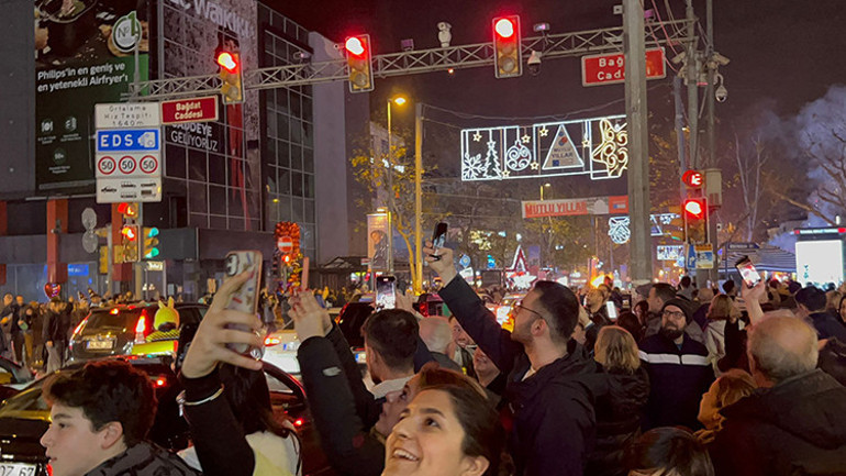 Türkiye yeni yıla coşkuyla girdi