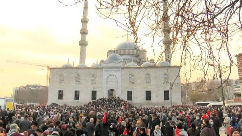 Gazze ve şehitler için büyük yürüyüş Binlerce kişi akın etti