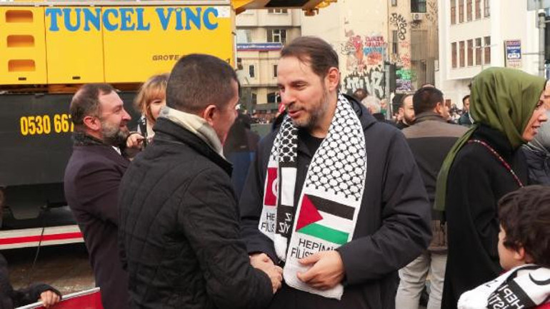 Gazze ve şehitler için büyük yürüyüş Binlerce kişi akın etti