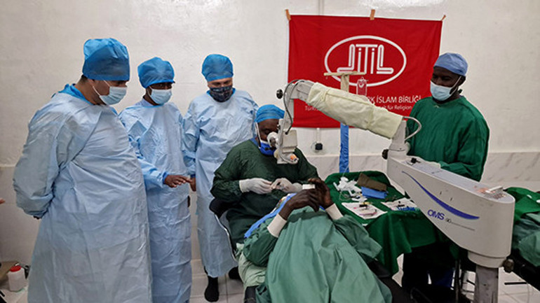 DİTİB, Afrika’da binlerce kişiye ‘ışık’ oldu