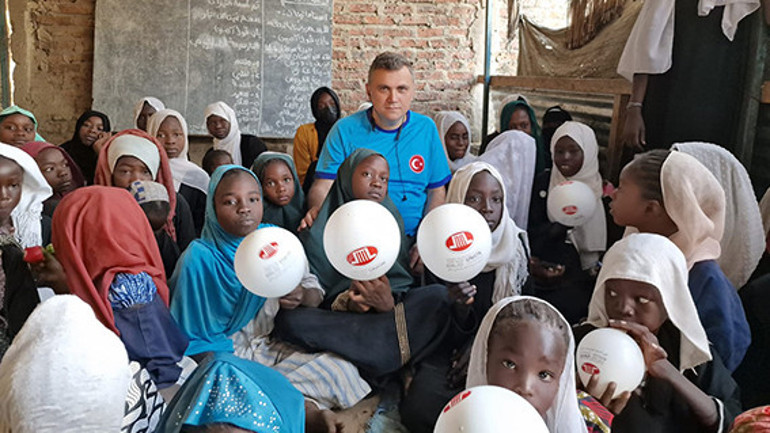 DİTİB, Afrika’da binlerce kişiye ‘ışık’ oldu