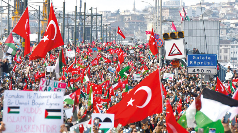 Şehitler ve Filistin için tek yürek