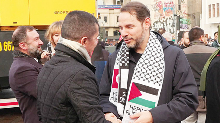 Şehitler ve Filistin için tek yürek