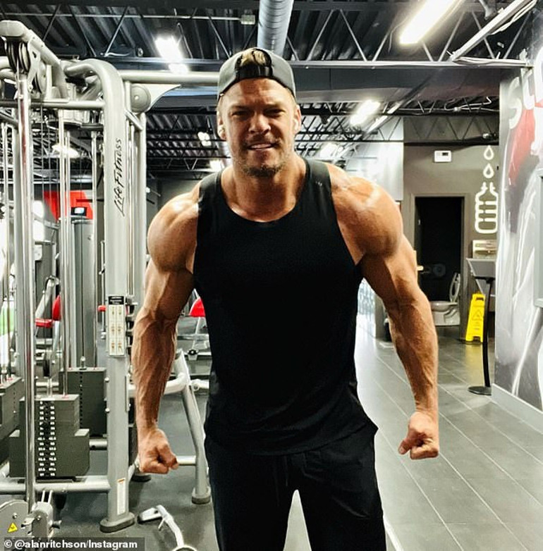 Çuvalla para kazanıyor ama bir evi bile yok… Ünlü oyuncu ailesiyle birlikte göçebe hayatı yaşıyor