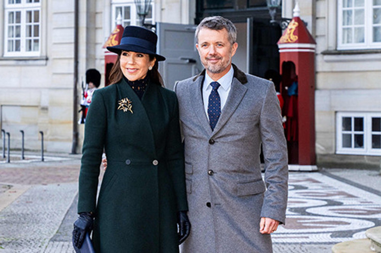 Anne yüreği oğluna kıyamadı... Oğlunun mutluluğu için kendini feda etti: Haydi Charles, sıra sende.. Biz de genç kraliçe görelim