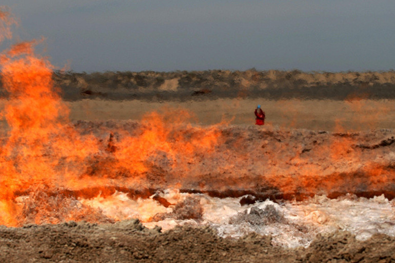 Oraya Cehennem Kapısı deniyor, nasıl oluştuğu kesin olarak açıklanamıyor Kraterin içi tahmin ettiğimden çok daha korkutucu, sıcak ve büyüktü