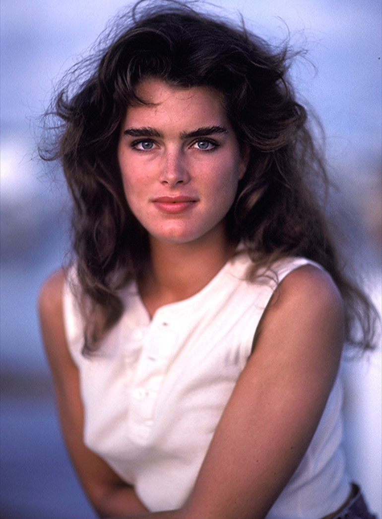 Kendi yaşadıkları kızının başına gelmesin diye çırpınıyor... Onu gölgesi gibi takip edecek…