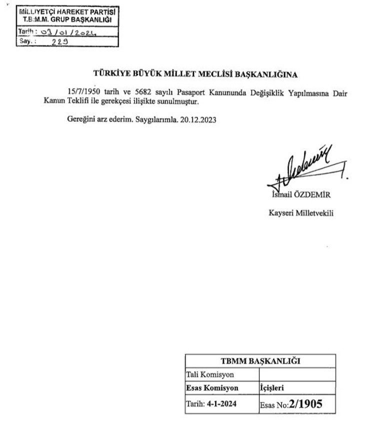 Gazetecilere yeşil pasaport geliyor.. Teklif TBMMde