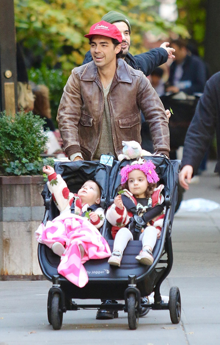 Karısından ayrılınca karalar bağlamıştı… Yeni aşkıyla kayak tatiline çıktı