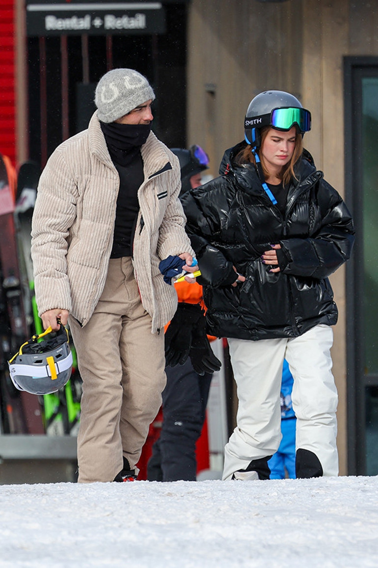 Karısından ayrılınca karalar bağlamıştı… Yeni aşkıyla kayak tatiline çıktı