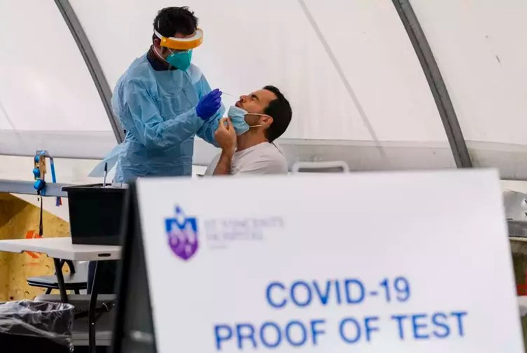 JN.1 alarmı : Maskeler geri döndü... ABDde üçlü salgın, İspanyada hastalar yerlerde yatıyor