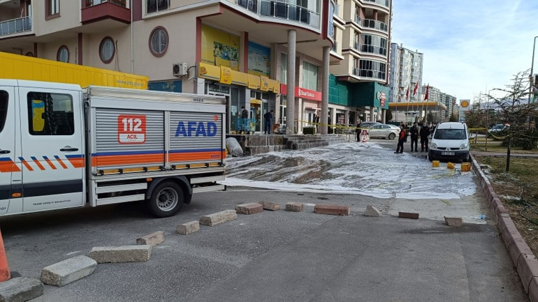Kargo şubesinde ilaç paniği: 4 çalışan hastaneye kaldırıldı