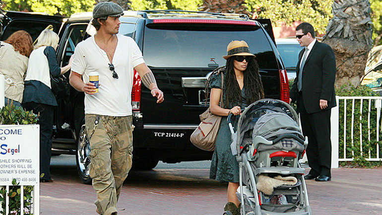 Evlilikleri aşkları kadar uzun ömürlü olmadı… Ünlü çift ayrılık açıklamasından iki yıl sonra boşanıyor