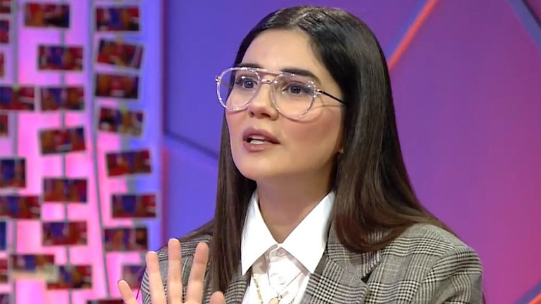 Türkan Şoray kapıdan çıkarken bir anda arkasını döndü Zeynep Çamcının unutamadığı o an