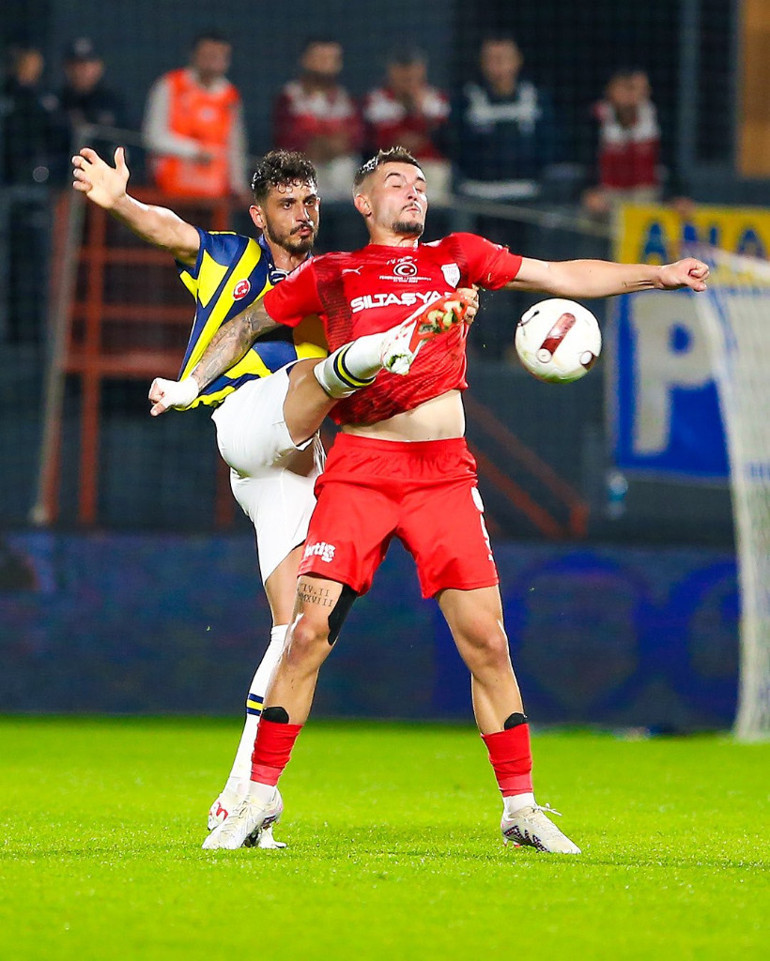 Panathinaikos Teknik Direktörü Fatih Terim, Fenerbahçenin milli yıldızını istiyor Görüşmeler başladı