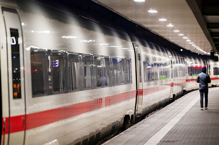 Grev başladı, istasyonlar sessizliğe büründü