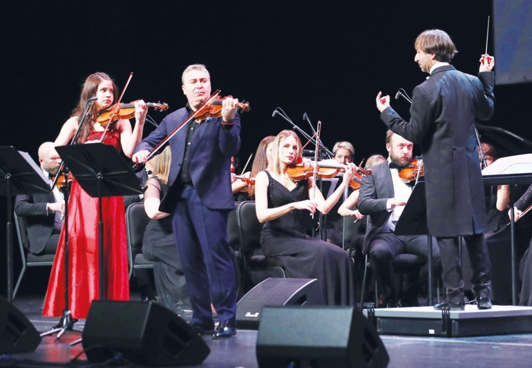 100. Yıl konserinde genç sanatçılar büyüledi