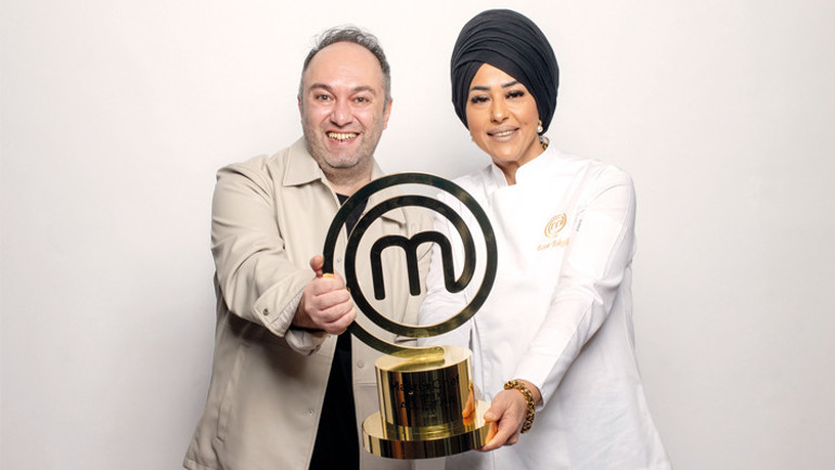 MasterChef Esranın zorlu mücadelesi... Küçükken alevler içinde kaldım ellerim yapışmış, yıllarca açılmadı