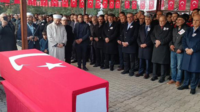 Şehitlere acı veda... Gözyaşları sel oldu: Şehitler son yolculuğuna uğurlanıyor