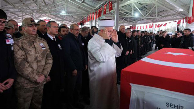Şehitlere acı veda... Gözyaşları sel oldu: Şehitler son yolculuğuna uğurlanıyor