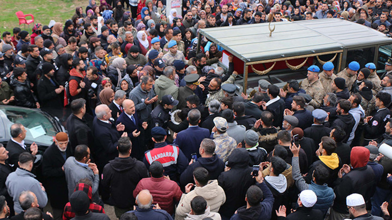 Türkiye kahramanlarını uğurladı... Pençe-Kilit şehitlerine acı veda