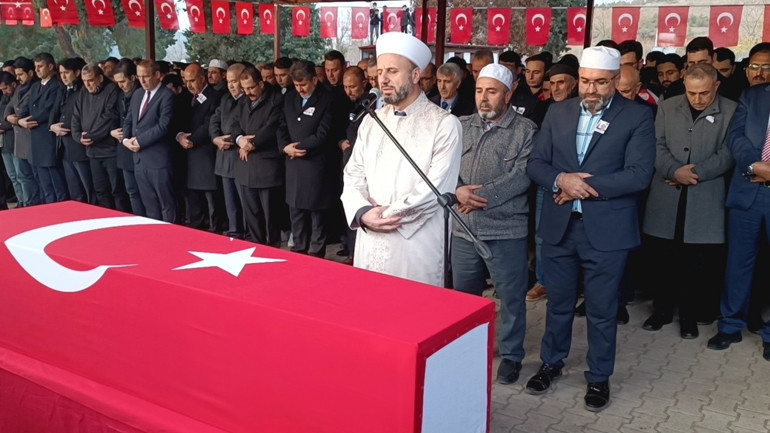 Türkiye kahramanlarını uğurladı... Pençe-Kilit şehitlerine acı veda