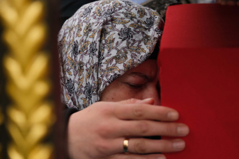 Türkiye kahramanlarını uğurladı... Pençe-Kilit şehitlerine acı veda