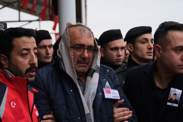 Türkiye kahramanlarını uğurladı... Pençe-Kilit şehitlerine acı veda