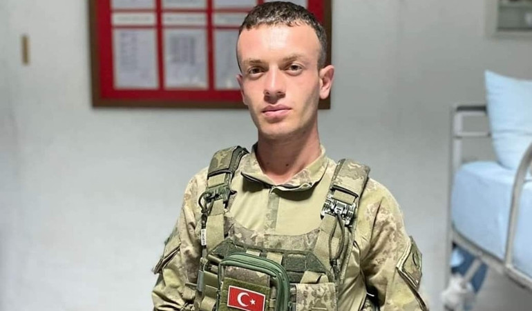 Türkiye kahramanlarını uğurladı... Pençe-Kilit şehitlerine acı veda