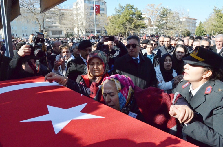 Türkiye kahramanlarını uğurladı... Pençe-Kilit şehitlerine acı veda
