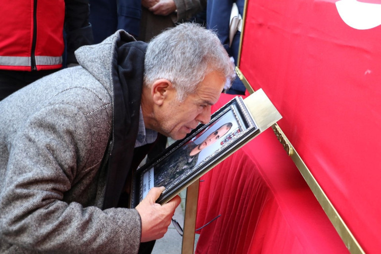 Türkiye kahramanlarını uğurladı... Pençe-Kilit şehitlerine acı veda