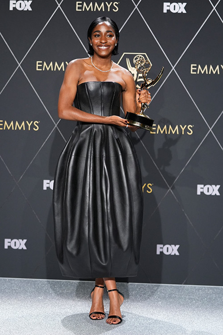 75. Emmy Ödülleri sahiplerini buldu: Geceye Succession damga vurdu