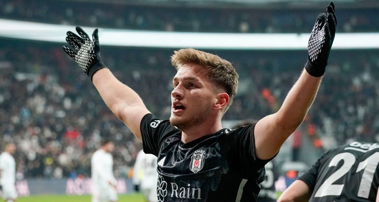Semih Kılıçsoy’u keşfeden isimden özel açıklamalar… ‘20 futbol topu karşılığında transfer oldu’, ‘G.Saray ve F.Bahçe de çok istedi’, ‘Forvet oynarsa Milli Takımdaki eksikliği kapatır’