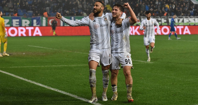Semih Kılıçsoy’u keşfeden isimden özel açıklamalar… ‘20 futbol topu karşılığında transfer oldu’, ‘G.Saray ve F.Bahçe de çok istedi’, ‘Forvet oynarsa Milli Takımdaki eksikliği kapatır’