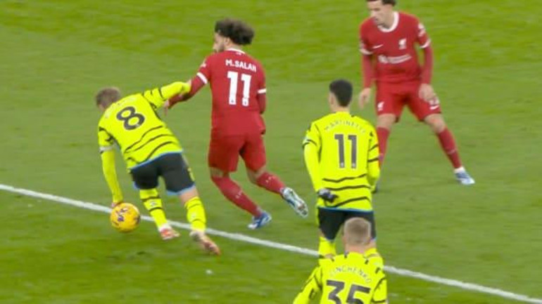 Premier Ligde bir kez daha VAR kayıtları açıklandı Howard Webb: Penaltı olmalıydı...