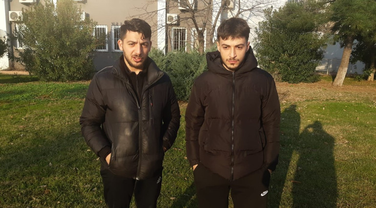 Şambrelle kayan kadının feci ölümü Tel örgülerde açıklık vardı iddiası