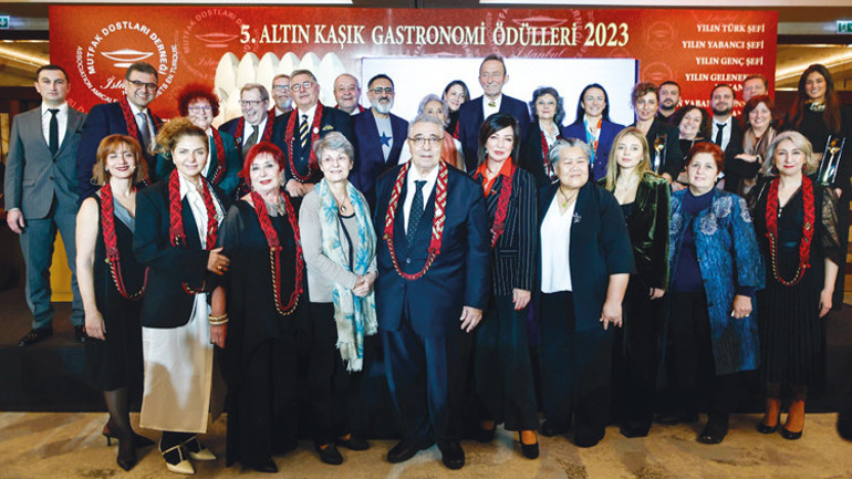 Gastronomi kazanında kaynayanlar