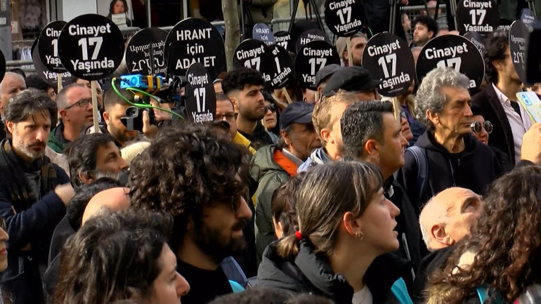 Hrant Dink, öldürüldüğü yerde anıldı... Herkes öldürülebilir ama vicdan öldürülemez