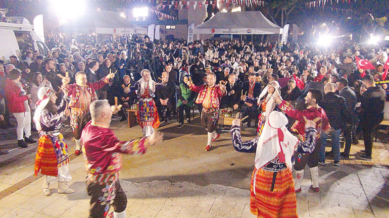 Dragon bugün istasyona kenetleniyor Uzayda 2 hafta böyle geçecek