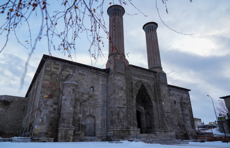 Rotahane kültür ve tarih şehri Erzurumda... Pervin Ersoy: 66ncı şehre ulaştık