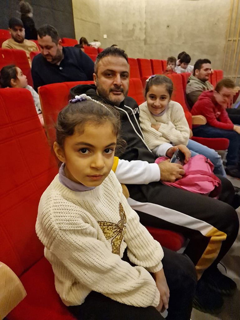 ‘Rafadan Tayfa: Hayrimatör’ Pforzheim’daki minik hayranlarından tam not aldı