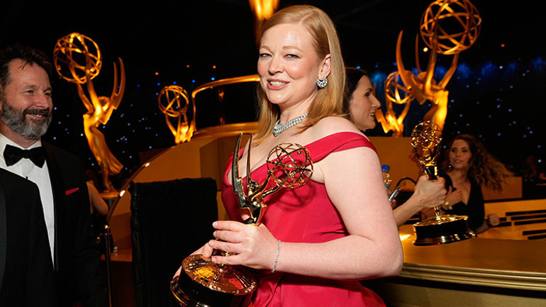 ‘Cebimde para yoktu, kendimi çirkin ve çaresiz hissediyordum’ Ünlü oyuncu okulda açlıktan uyuyakaldığını itiraf etti