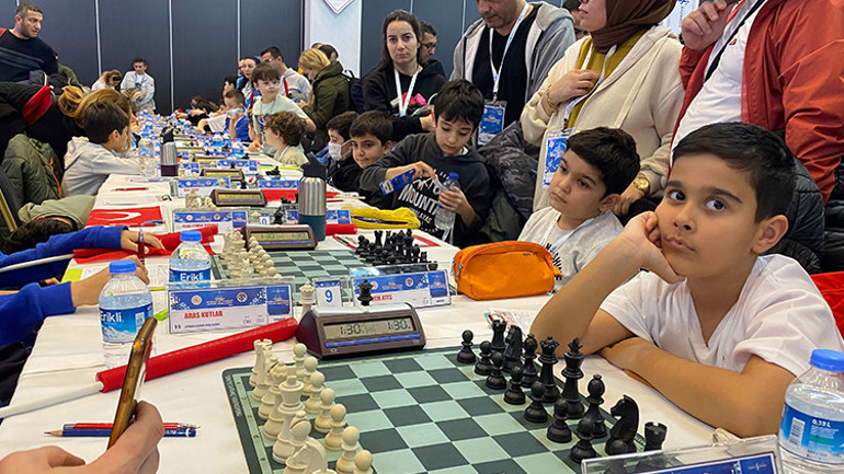 Bakan Göktaş: Alper Gezeravcı gençlerimize ilham olacak