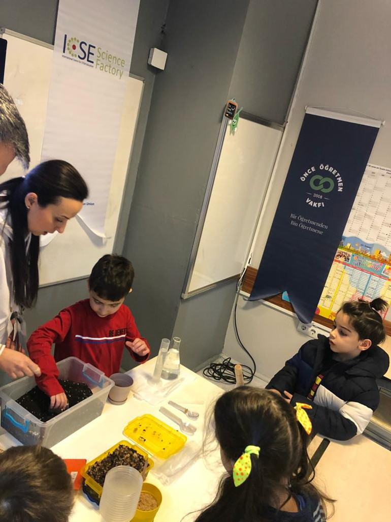 Eğlen-Öğren atölyeleri çocukları bilime taşıyor