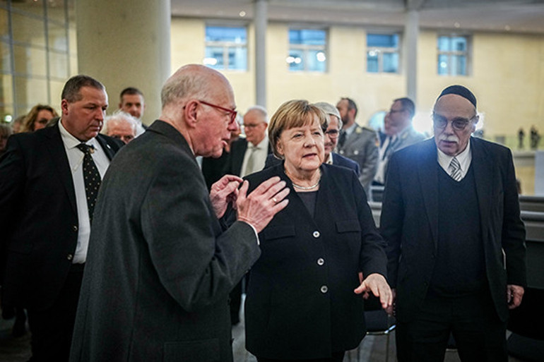 Schaeuble devlet töreniyle anıldı