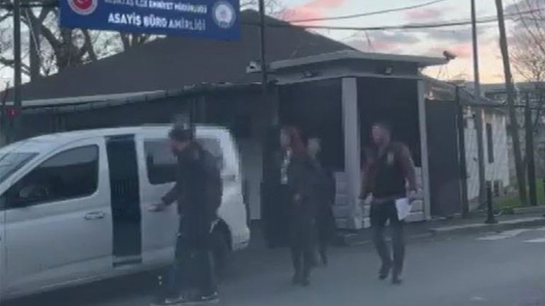 Yasemin Sadıkoğlu’nun darp edildiği anların görüntüsü ortaya çıktı Şahıslar yakalandı