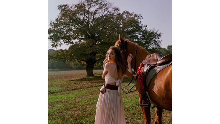 Şarkı da söylerim, rol de yaparım…