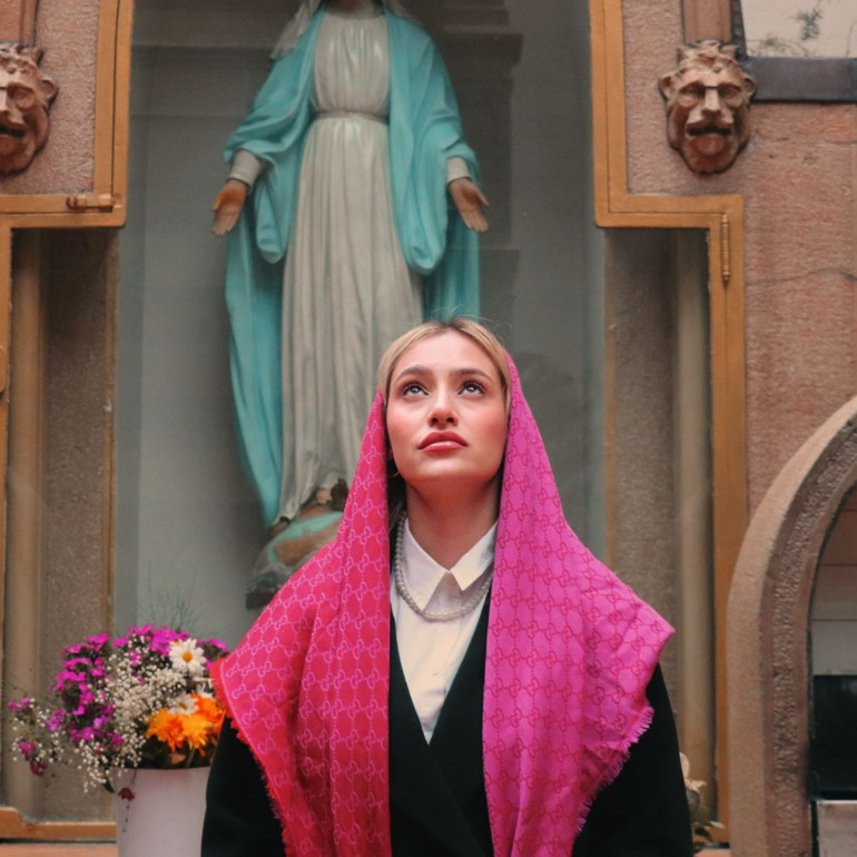 Şarkı da söylerim, rol de yaparım…